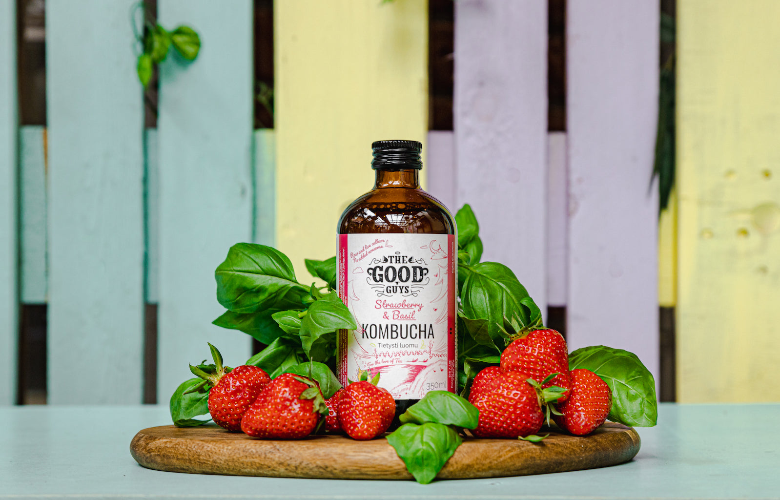 Strawberry Basil Kombucha 10x350ml luomu The Good Guys Kombucha